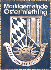                                                                    
Gemeindewappen                      
Marktgemeinde
Ostermiething
                           
  
                               Marktgemeinde
Bezirk  Braunau
                             
  Oberösterreich                                                                           jedes Bild ein "Unikat"
 Kupferrelief  Handarbeit